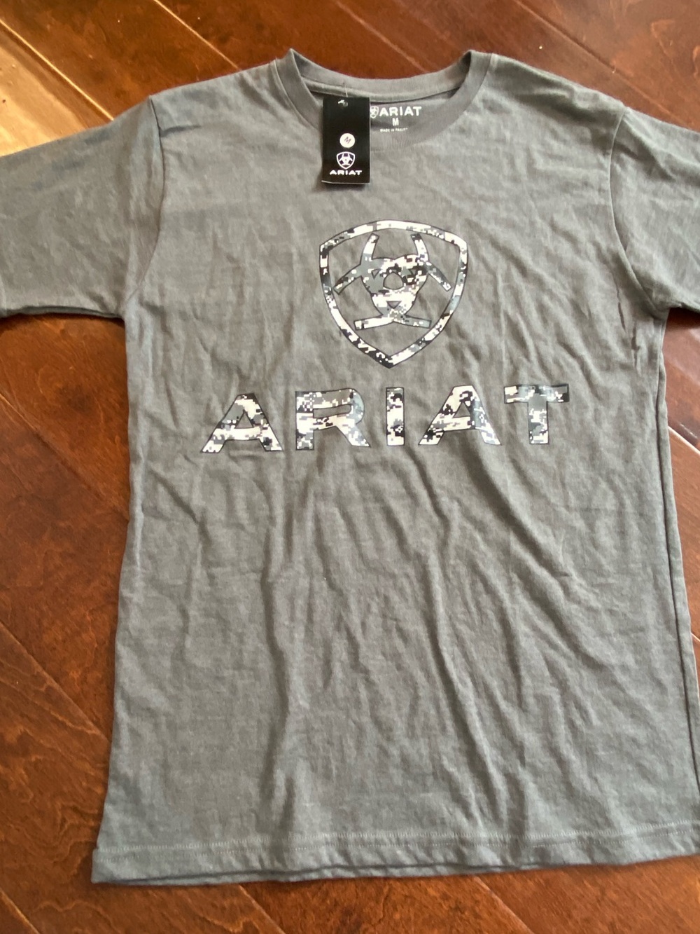 NWT Ariat Men’s Liberty USA Digi Camo Logo Graphic Tee Shirt Medium M